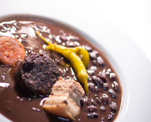 servicios de catering: plato emplatado en Gastrojob